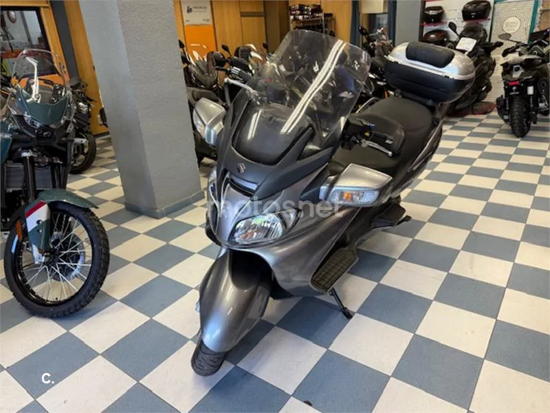 Suzuki Burgman 650 Executive – Vista 5