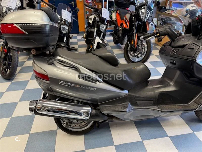 Suzuki Burgman 650 Executive – Vista 8