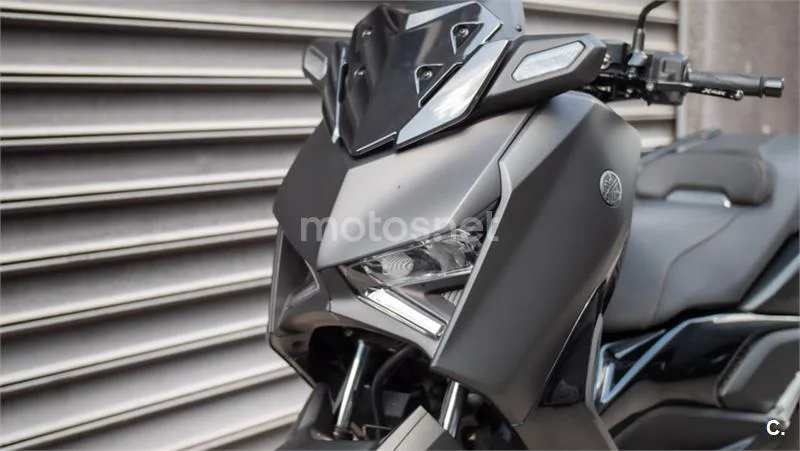 Yamaha XMAX 300 – Vista 17