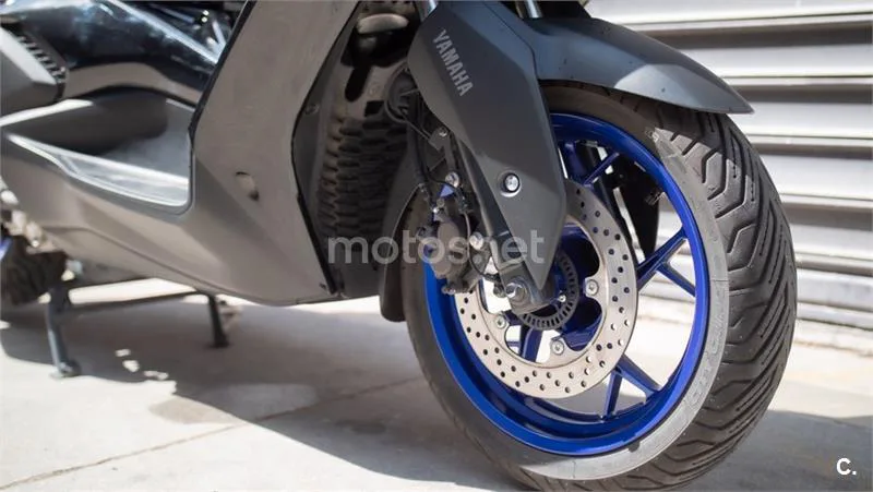Yamaha XMAX 300 – Vista 4
