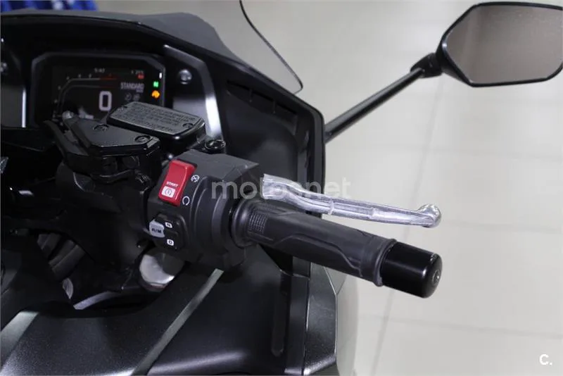 Honda Forza 750 – Vista 8