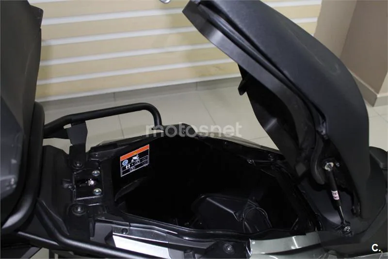 Honda Forza 750 – Vista 9