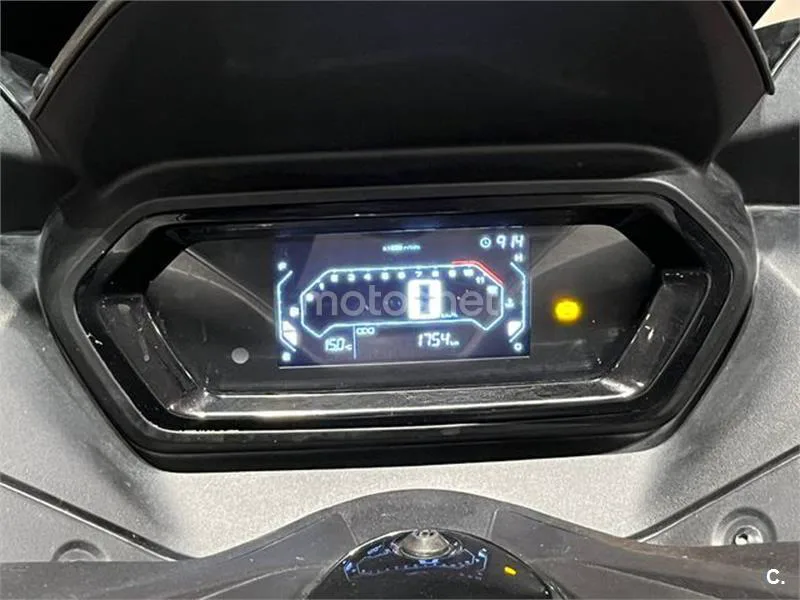 Yamaha XMAX 300 – Vista 13