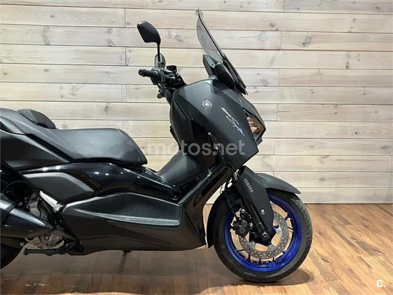Yamaha XMAX 300 – Vista 7