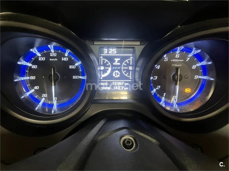 Yamaha TMAX 560 – Vista 4