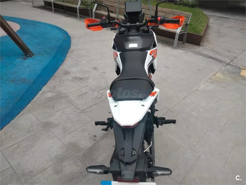 KTM 390 – Vista 8