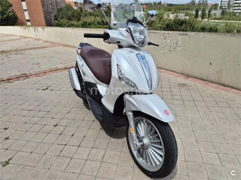 Piaggio Beverly 300 – Vista 7