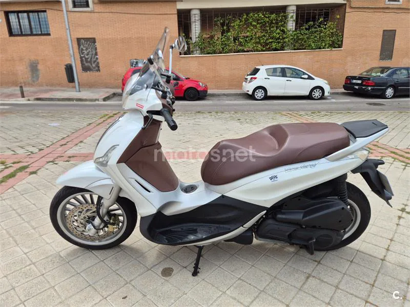 Piaggio Beverly 300 – Vista 9
