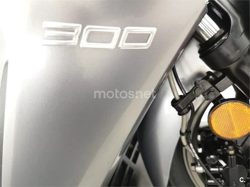 Kymco Grand Dink 300 – Vista 13