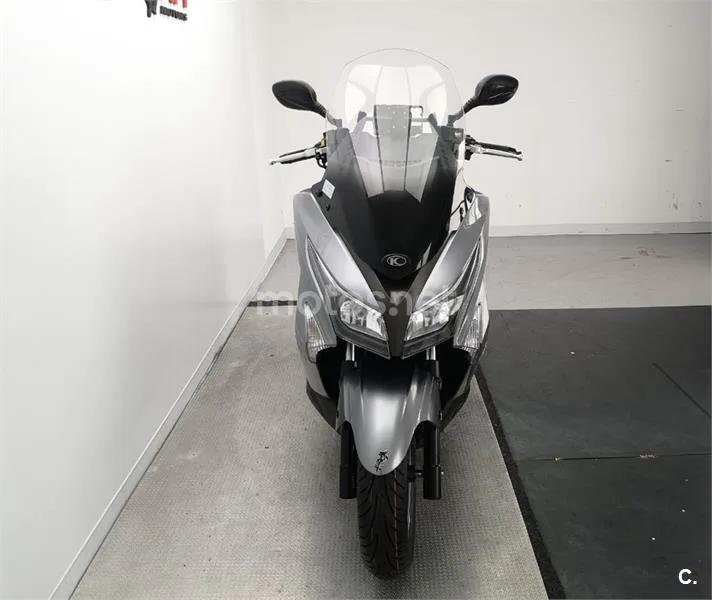 Kymco Grand Dink 300 – Vista 16