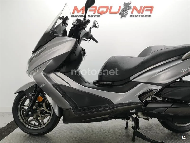 Kymco Grand Dink 300 – Vista 19