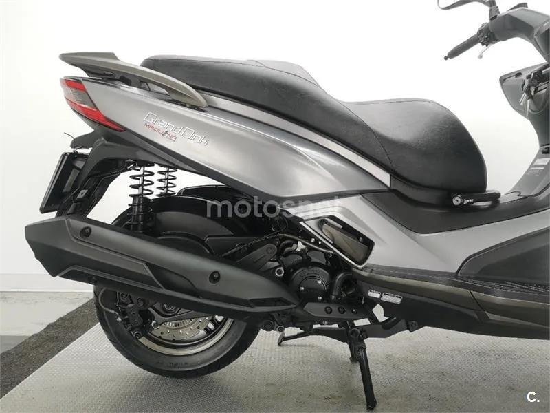 Kymco Grand Dink 300 – Vista 5