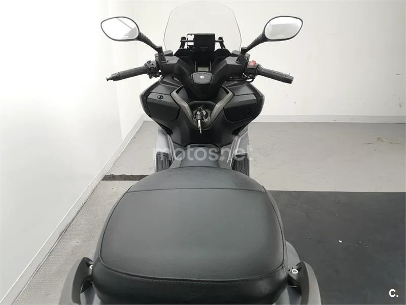 Kymco Grand Dink 300 – Vista 7