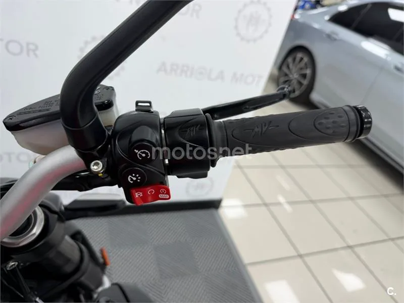MV Agusta Brutale – Vista 11