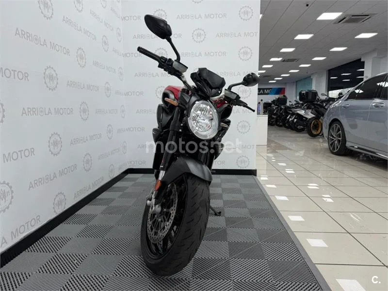 MV Agusta Brutale – Vista 4