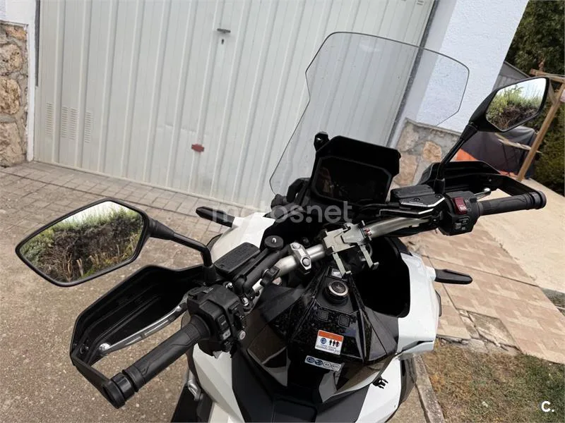 Honda X-ADV – Vista 8