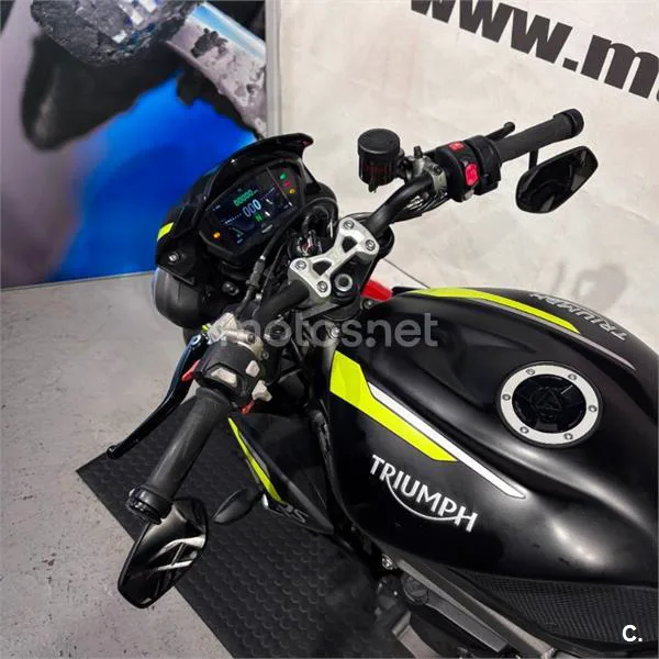 Triumph Street Triple 765 – Vista 15