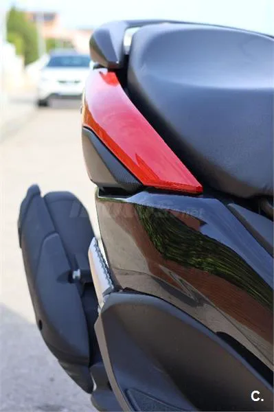 Yamaha NMAX – Vista 11
