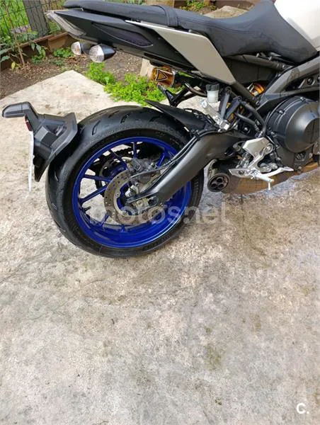 Yamaha MT-09 – Vista 2