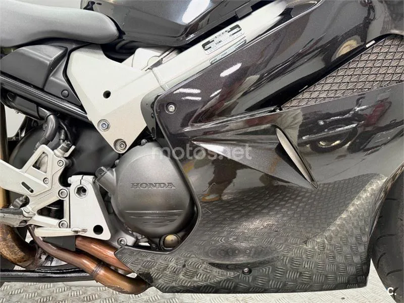 Honda VFR 800 – Vista 7