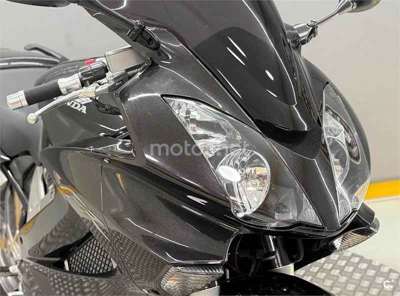 Honda VFR 800 – Vista 9