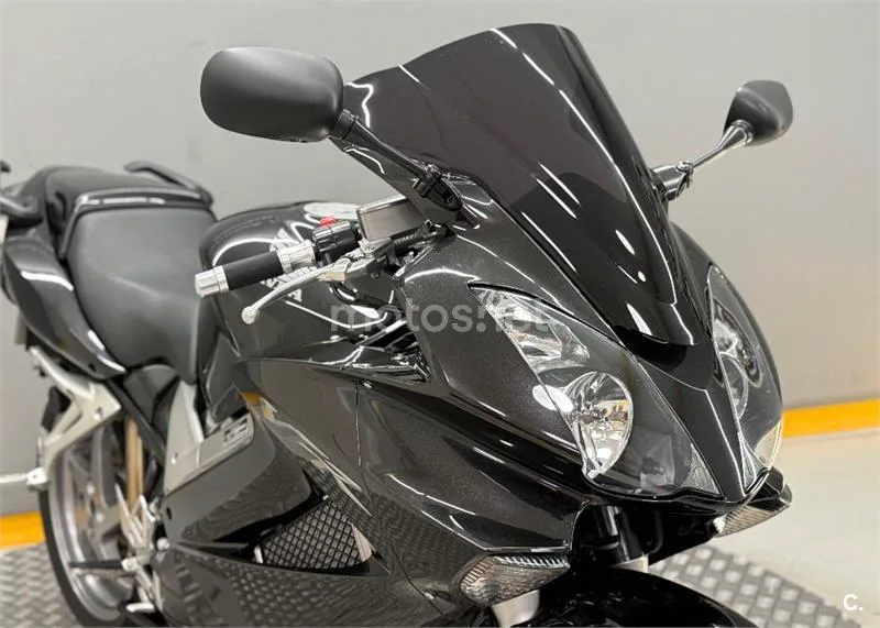 Honda VFR 800 – Vista 10