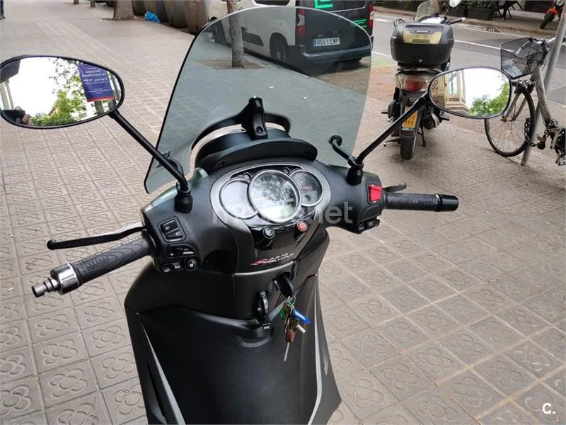 Piaggio Beverly – Vista 11