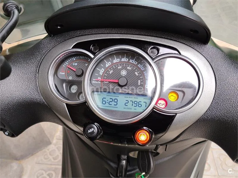 Piaggio Beverly – Vista 9