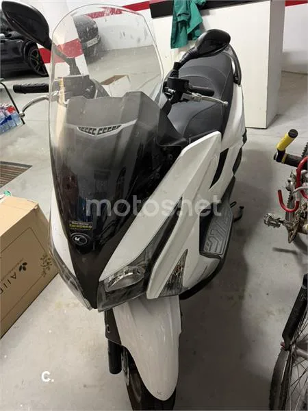 Kymco Grand Dink 125 – Vista 2