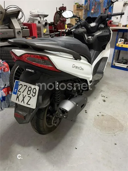Kymco Grand Dink 125 – Vista 3