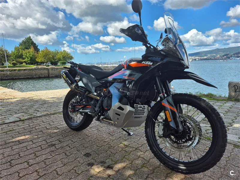 KTM 890 – Vista 5