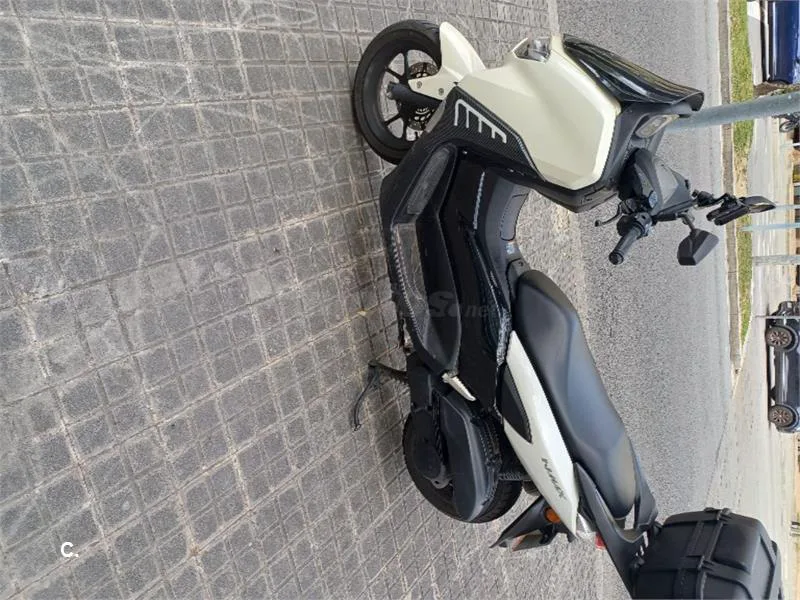Yamaha NMAX – Vista 2
