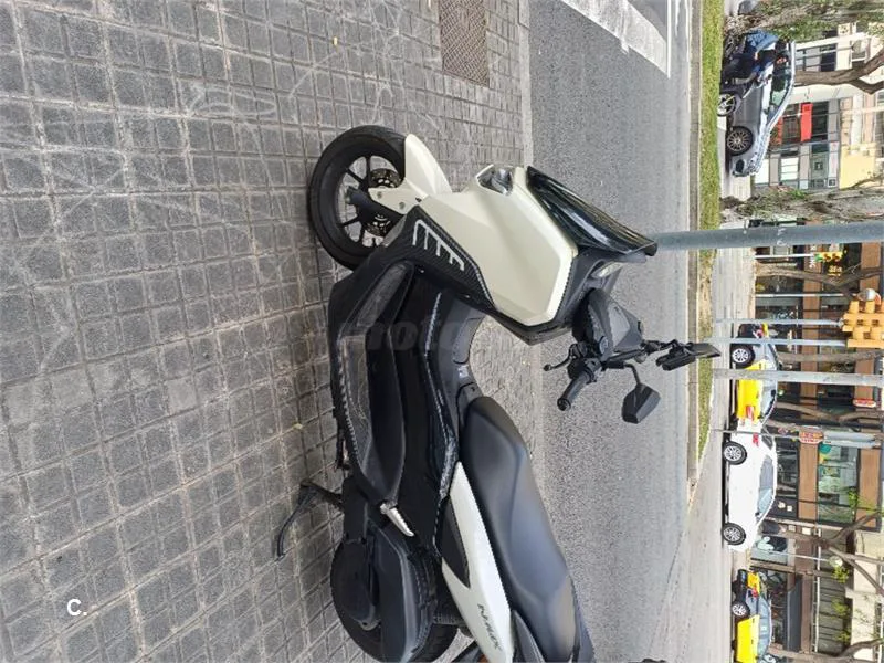 Yamaha NMAX – Vista 6