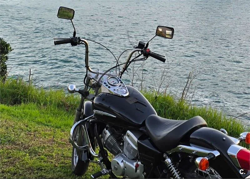 Honda Shadow VT 125 C – Vista 7