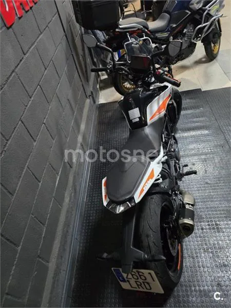 KTM 390 – Vista 10