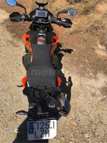 KTM 890 – Vista 3