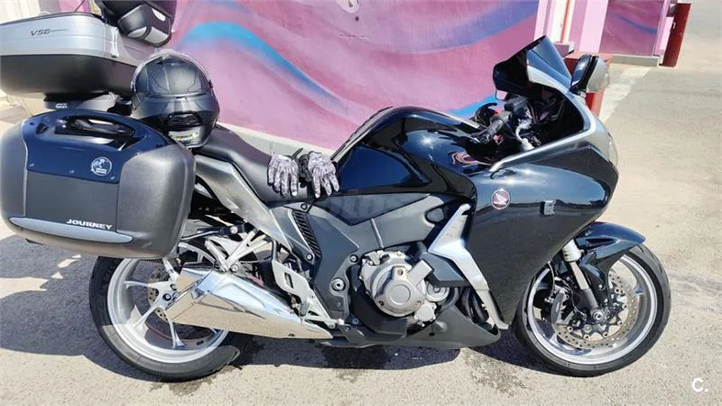 Honda VFR 1200 F DCT – Vista 2
