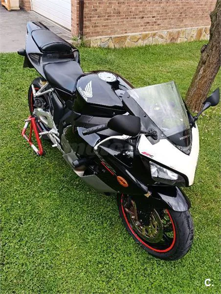 Honda CBR 1000RR Fireblade – Vista 2