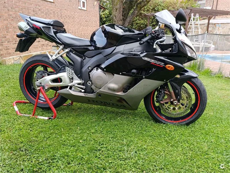 Honda CBR 1000RR Fireblade – Vista 4