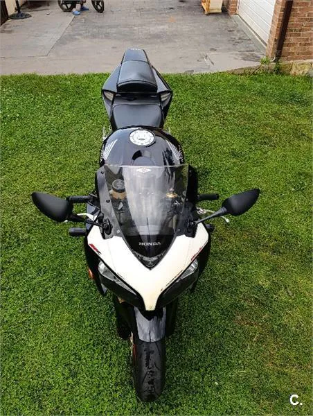 Honda CBR 1000RR Fireblade – Vista 6
