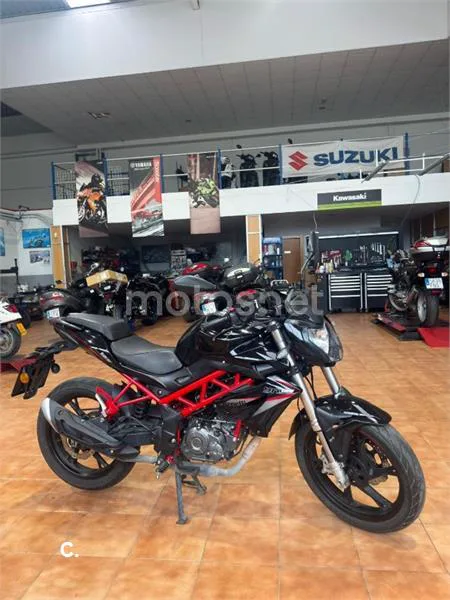 Benelli BN 125 – Vista 4