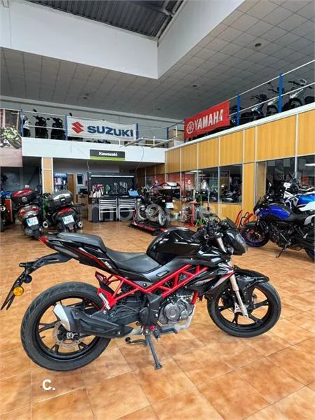 Benelli BN 125 – Vista 6