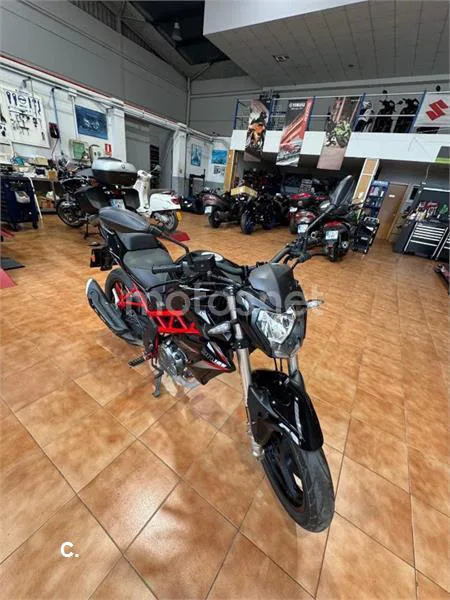 Benelli BN 125 – Vista 7