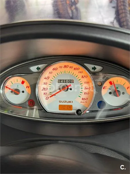 Suzuki Burgman 200 – Vista 12