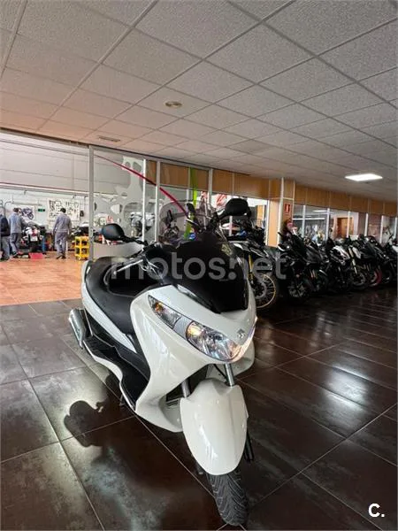 Suzuki Burgman 200 – Vista 6