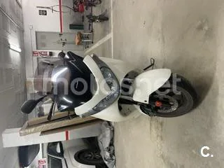 Suzuki Burgman 200 Executive – Vista 3