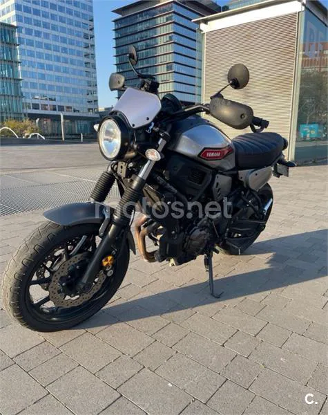 Yamaha XSR 700 – Vista 2