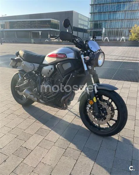 Yamaha XSR 700 – Vista 3