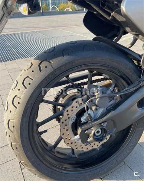 Yamaha XSR 700 – Vista 8