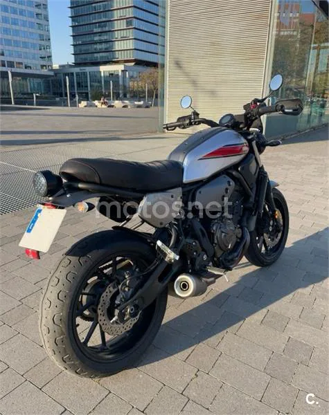 Yamaha XSR 700 – Vista 9
